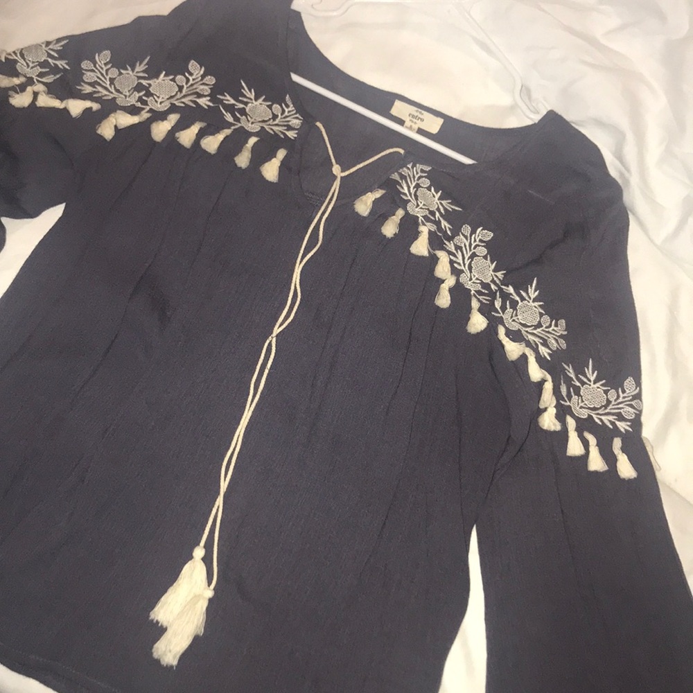 ENTRO bell sleeve long sleeve shirt